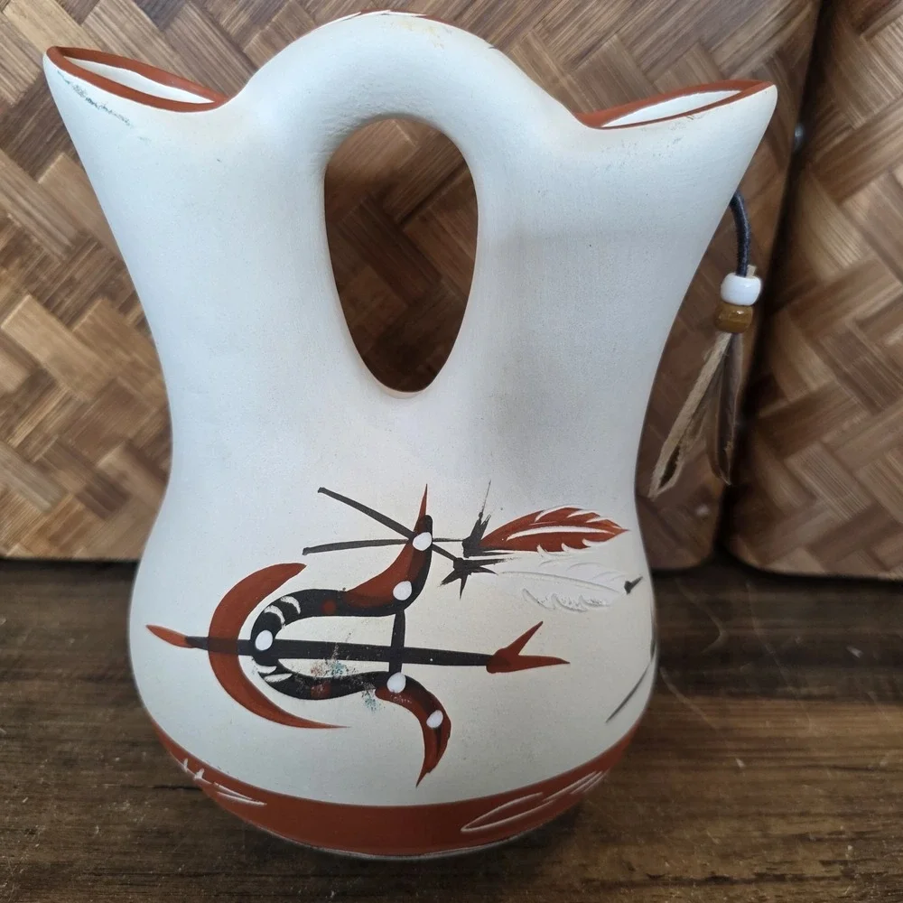 Native American Indian Pottery Feather Arrow Wedding Vase 7.5